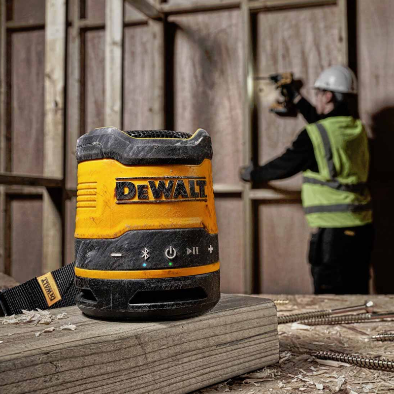 DeWALT DCR009-XJ USB-C Compact Bluetooth Speaker