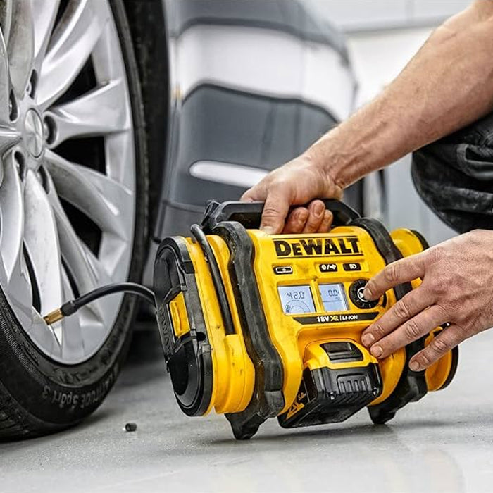 DeWALT DCC018N-XJ 18V XR Inflator