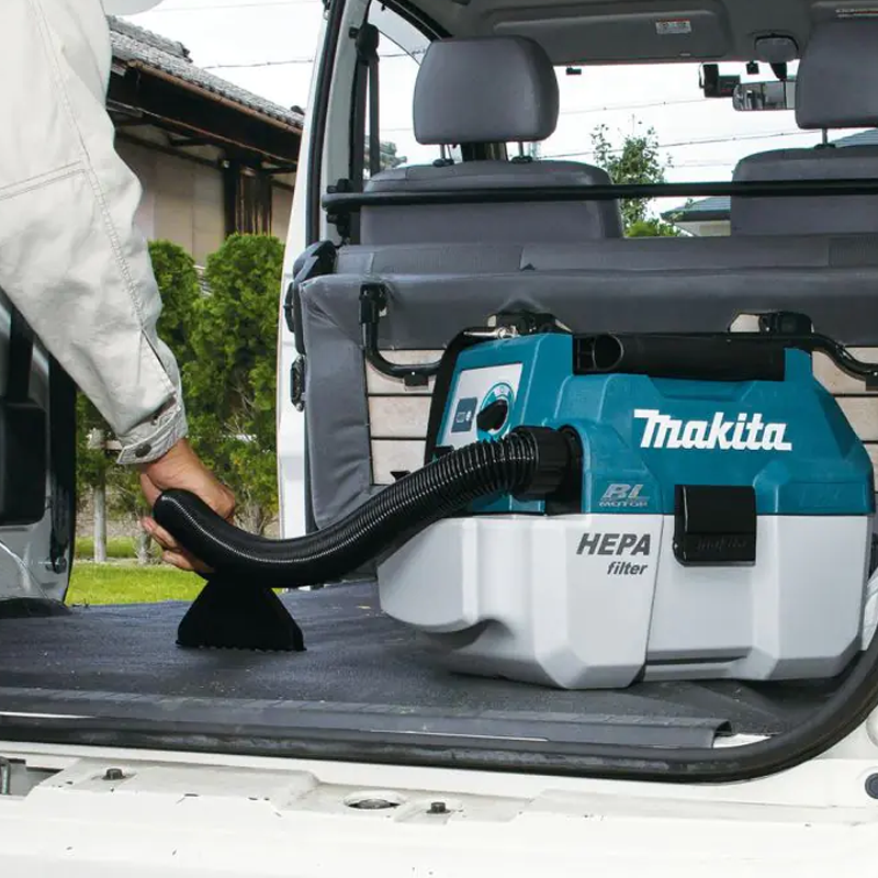 Makita  18V  DVC750LZ Brushless Vacuum