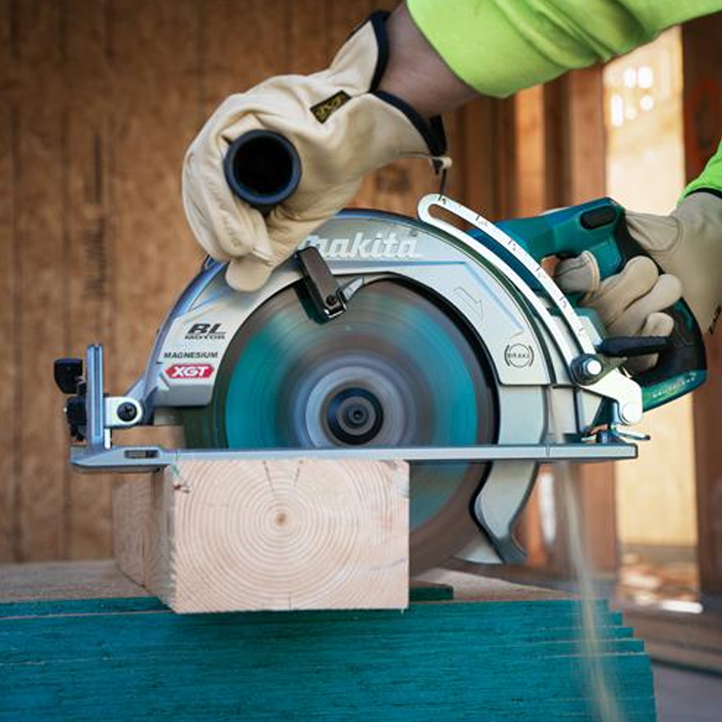 Makita RS002GZ 40V XGT B/L Rear Handle Circular Saw 260mm